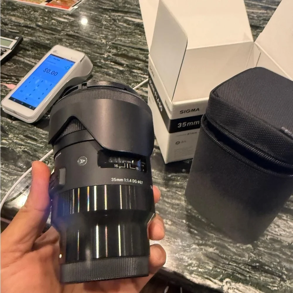 Sigma Beauty 35mm f/1.4 DG Lens - Black